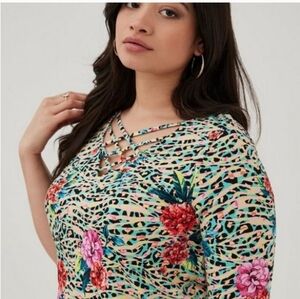 Torrid Super Soft Knit Tee Shirt Floral Animal Print Size 0